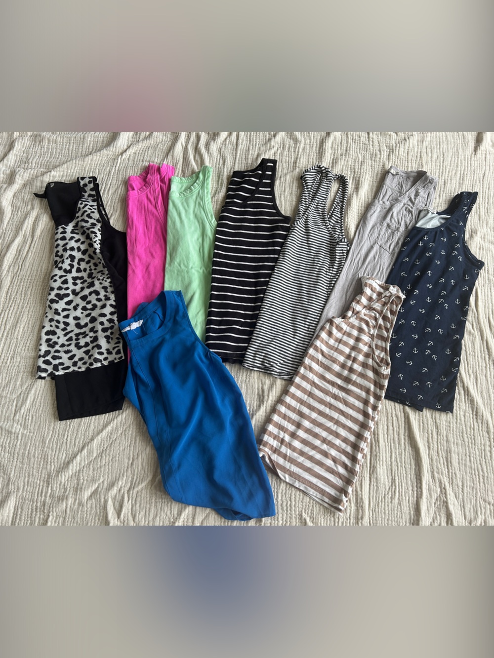Mixed womens bundle tank tops medium